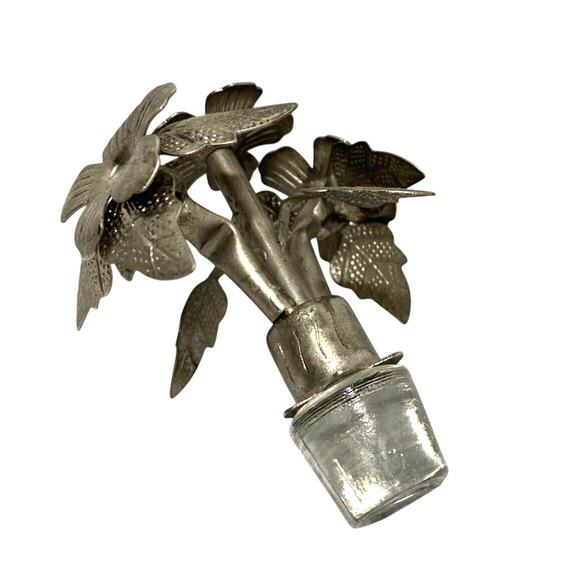 Vintage Mercury Glass Ribbed Bottle with Ornate Floral Silvertone Metal Stopper - Picture 3 of 10